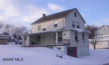 Darling 2 bedroom with new kitchen and bath, integral garage. Darling 2 bedroom with new kitchen and bath, integral garage.