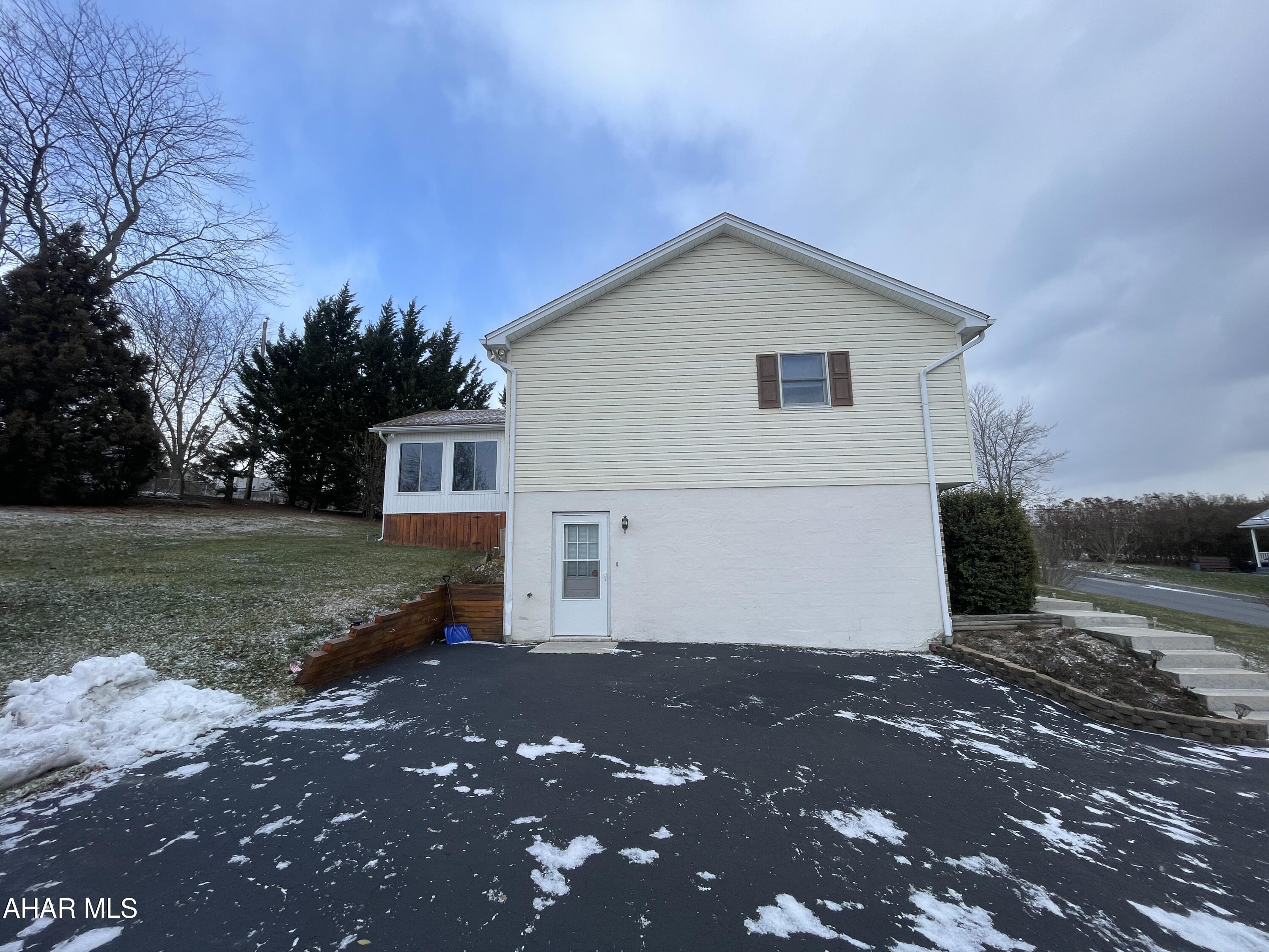 Juniata - Residential