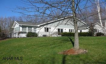 BEAUTIFUL ONE STORY ON 2 ACRES. DECORATOR ENHANCED.INGROUND POOL. VERY LARGE MASTER SUITE WITH A BATH FOR HER AND ONE FOR HIM. 3 GARAGE STALLS. BEAUTIFUL ONE STORY ON 2 ACRES. DECORATOR ENHANCED. INGROUND POOL. VERY LARGE MASTER SUITE WITH A BATH FOR HER AND ONE FOR HIM. 3 GARAGE STALLS.
