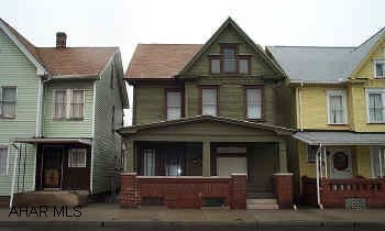 New Roof & Spouting - 10/01 - Very clean and neat inside - needs siding or painted.  NOTE: No range - great starter.