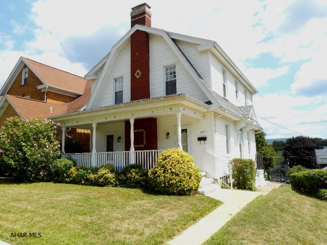 Well maintained 3 bedrm, 2.5 bath home on a double lot in Fairview. Large living rm with brickfireplace, dining rm, updated kitchen w/all appliances. Powder room off kitchen. Vinyl sided, newerwindows and hardwood floors. Nice covered front and back porch.