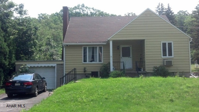 Juniata Gap. 3BR, 1 bath on almost an acre! All appliances included. Garage. Needs work.