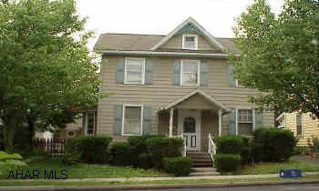 Quaint House - Nice size rooms. Quaint House - Nice size rooms.