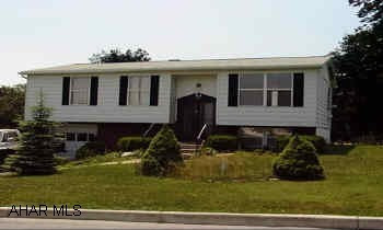 Split entry - 3BR, 1BA Nice neighborhood-Needs some TLC.  Presently Farmers home-GREAT VIEW!