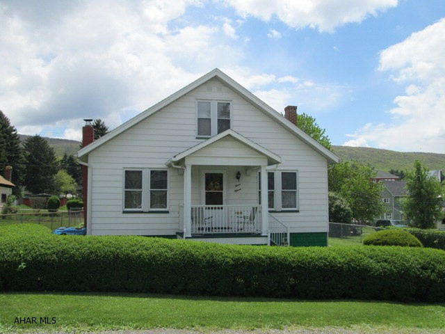 East End. Cape Cod. Well maintained. First floor bedroom, eat-in kitchen. Large room sizes. Immaculate interior. All appliances included. One car garage.