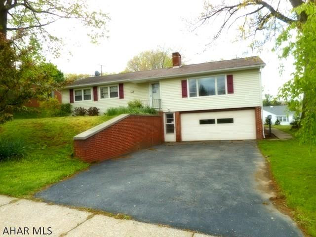 Highland Park beauty. 3 bedroom, 2 baths, family room, fireplace. 2 car garage. Hardwood floors, ceramic tile. GHW/CA. Large lot, deck. Baker School area.