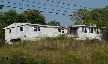 Mobile home on permanent foundation 1.8ac Nice property - 1.8 acres - Block foundation