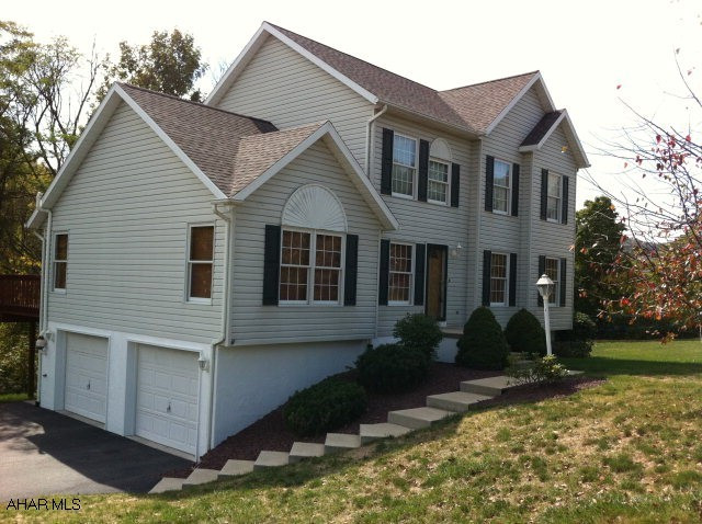 Located on a cul-de-sac in Applewood section of Penn Farms. 1ST FLOOR MASTER BEDROOM and MASTER BATH. The kitchen is open with large eating area. The great room has vaulted ceilings and gas FP. 1st floor laundry has shelving and cabinets. There are 3 bedrooms on 2nd floor with 2 full baths. 1 bedroom has own bath. The basement is walk out and finished with 2 family rooms and a bar..with separate office and 1/2 bath and gas FP. 1st floor master and part of finished basement has just been added on.  NEW ROOF and NEW SHUTTERS are complete. The back yard is private.....please see documents for complete additions..super location.