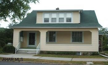 Very nice home in terrific neighborhood.  Newer furnace and central air.  Hardwood floors, large rooms.  First floor bath. Very nice home in terrific neighborhood.  Newer furnace and central air.  Hardwood floors, large rooms.  First floor bath.