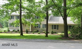 NEW ROOF TO BE INSTALLED. FRESH PAINT. STONEHEDGE 4BD 2.5BA HOME IN PRIVATE WOODED SETTING. NEW LG COVERED DECK, NEW CROWN MOLDING THROUGHOUT, HARDWOOD FLOORS, CENTRAL AIR, MASTER BEDROOM WITH TILE BATH! CALL DAN PETERS 932-1655. MOTIVATED SELLERS! NEW ROOF TO BE INSTALLED. FRESH PAINT. STONEHEDGE 4BD 2.5BA HOME IN PRIVATE WOODED SETTING. HOME OFFERS A NEW LG COVERED DECK, NEW CROWN MOLDING THROUGHOUT, HARDWOOD FLOORS, CENTRAL AIR, MASTER BEDROOM WITH TILE BATH! CALL DAN PETERS 932-1655. BRING OFFERS!!!
