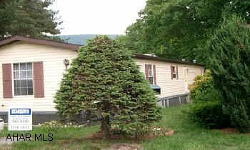 1995 SKYLINE MOBILE HOME.  RENTED LOT (NO REAL ESTATE).  LOT RENT $185/MONTH AND $40 SEWER.