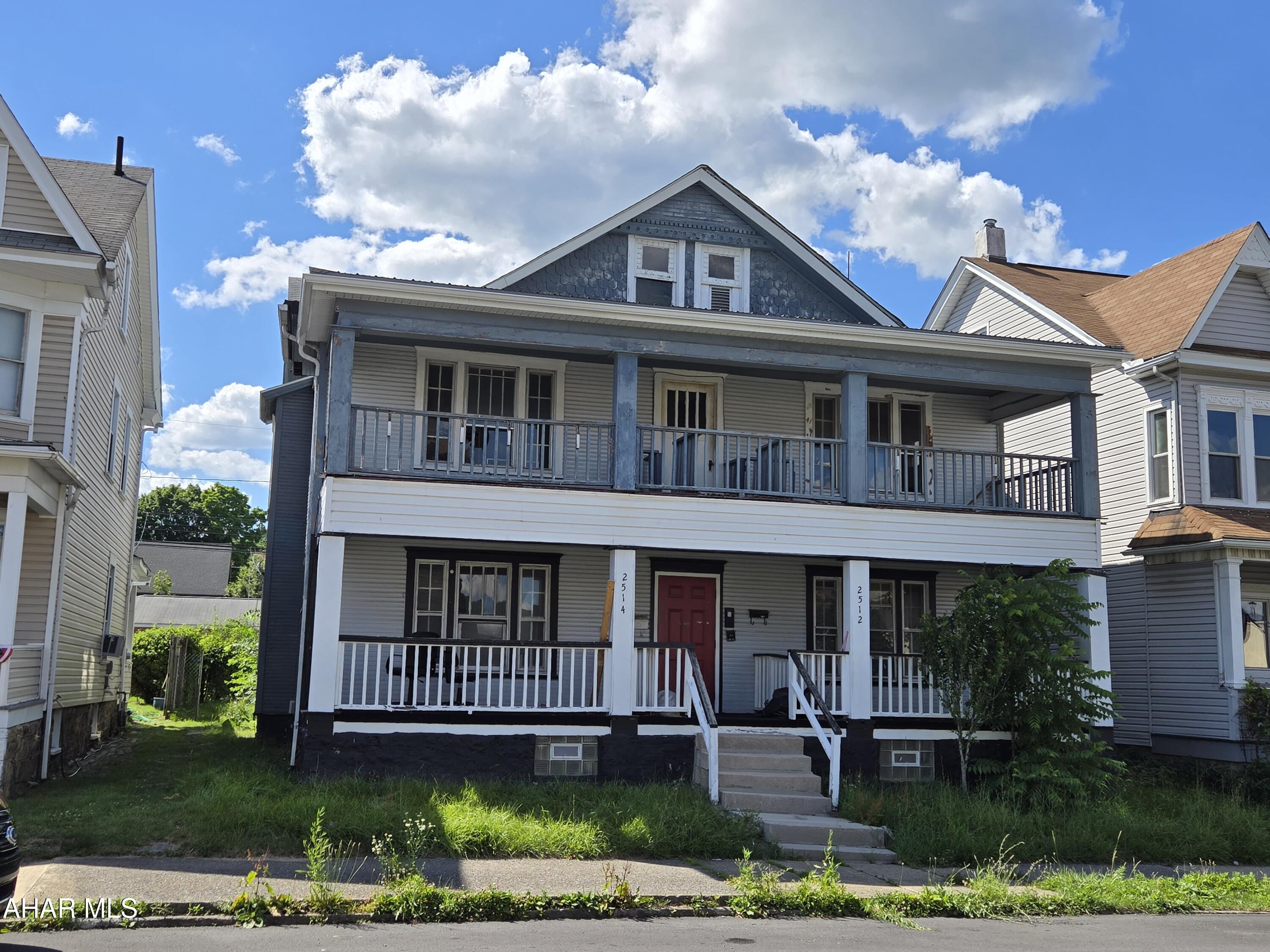 Great investor opportunity! 4-unit apartment building. Seller willing to sell both 3000 Broad Ave (2-unit duplex) and 2512-14 Beale Ave (4-units) for a package price of $240,000. J-690