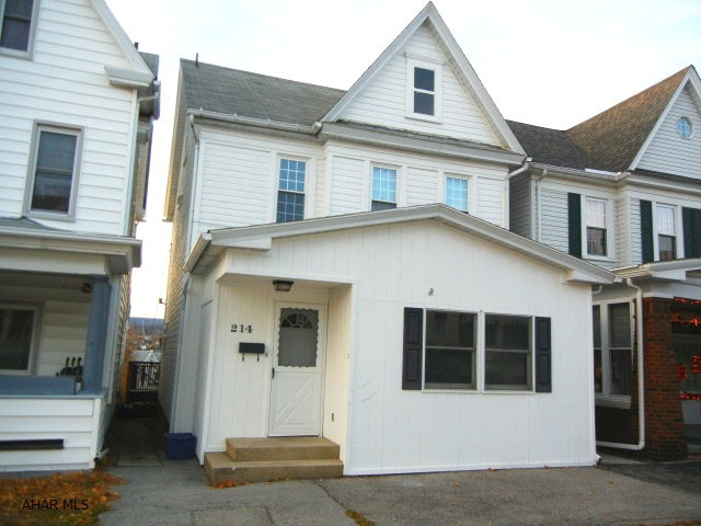 Move in condition. Above ground pool. Extra large deck.