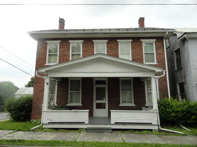 3 bedroom, 1 full bath 2 Story brick home. Detached 2 car garage. Newer furnace. Great starter home.