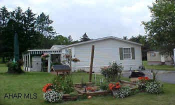 Nice 24x44 Skyline DoubleWide w/Vaulted Ceilings, Nicely Landscaped. Rented Lot $278/Month. Nice 24x44 Skyline DoubleWide w/Vaulted Ceilings, Nicely Landscaped. Rented Lot $278/Month.