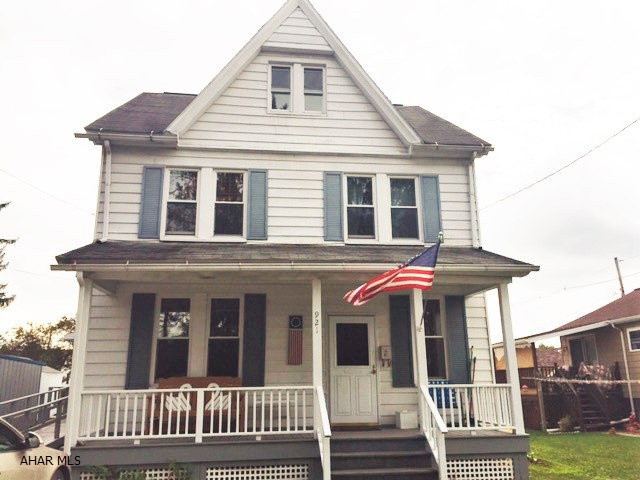 Cozy well taken care of 3 bedroom home with remodeled kitchen, windows & roof, bonus room with 1/2 bath and handicap access could be an efficiency or business! Screened in covered porch areas with a large lot. Priced to sell!