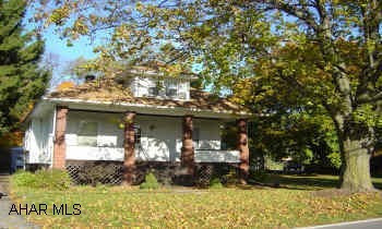 MOTIVATED SELLER!!  WILL ASSIST WITH BUYER CLOSING COSTS!!  Newly Remodeled, New Air Conditional, Cedar Closets-Walk-in, Garbage Disposal, New Roof, Vinyl Siding, Kitchen, 2-Car Garage, Hardwood Floors, 3 Bedroom, 2 Bath  MOTIVATED SELLER!!  WILL ASSIST WITH BUYER CLOSING COSTS!!  Newly Remodeled, New Air Conditional, Cedar Closets-Walk-in, Garbage Disposal, New Roof, Vinyl Siding, Kitchen, 2-Car Garage, Hardwood Floors, 3 Bedroom, 2 Bath
