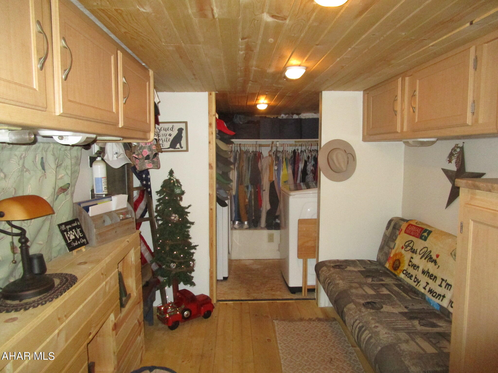 Glendale Yearound - Residential
