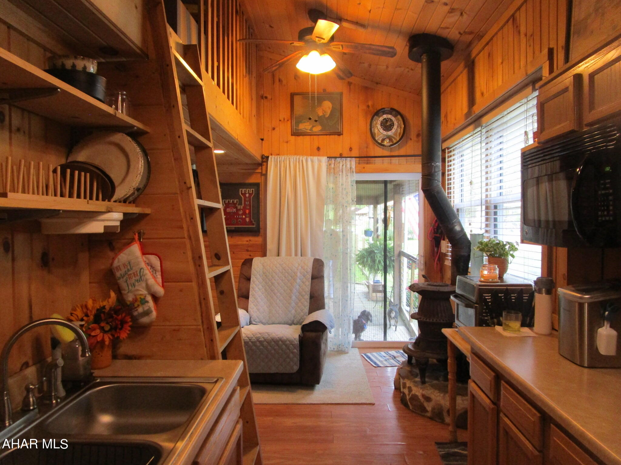 Glendale Yearound - Residential