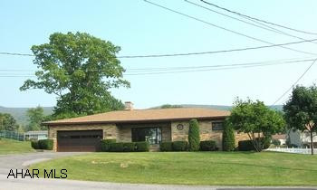 Brick & stone rancher on large lot. 3 BR, 2 BA, rec. room, garage, most new appliances. Great condition! Brick & stone rancher on large lot. 3 bedrooms, 2 baths, recreation room, garage, most new appliances. Great condition!