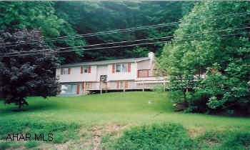 3BR Split Level home on 2 acres.