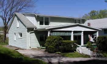 Nice 3 bedroom home with 2 full baths. Thermopane windows, appliances.  vinyl siding. NICE 3 BEDROOM HOME.  2 FULL BATHS, THERMOPANE WINDOWS, APPLIANCES.  VINYL SIDING.