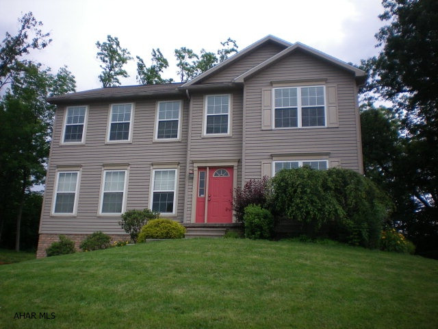 Beautiful home in Chapel Hill. Larger than you think and many upgrades. Beautiful cabinets, stainless appliances, ceramic floors and better carpets. Freshly painted interior, hugh deck, security system, and a kinetico whole house water system and drinking water RO system.