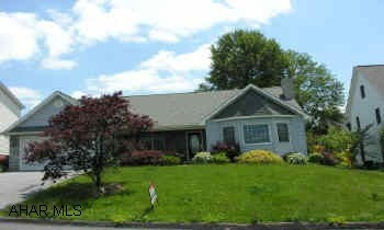 Open Floor Plan!  Great for Entertaining!  Vaulted ceiling, Screened rear Patio, Newly Painted, New padding & carpeting! Eat in kitchen; full unfinished basement; washer and dryer 1st floor; stained trim woodwork throughout;  Open Floor Plan!  Great for Entertaining!  Vaulted ceiling, Screened rear Patio, Newly Painted, New padding & carpeting! Eat in kitchen; full unfinished basement; washer and dryer 1st floor; stained trim woodwork throughout; roughed plumbing for a bathroom in basement;