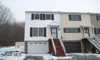 Easy living in this 2 BR, 1.5 BA townhouse! End unit, eat-in kitchen, nice yard, patio, garage. No fees. Great location! Call Jody 934-1520. Easy living in this 2 BR, 1.5 BA townhouse! End unit, eat-in kitchen, nice yard, patio, garage. No fees. Great location! Call Jody 934-1520.