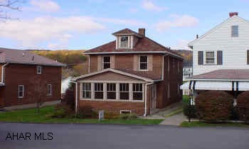 BRICK TWO STORY IN NICE ARA, DELUXE KITCHEN AND BATH, GAS HOT WATER HEAT, GOOD CONDITION, REALTOR OWNED BRICK TWO STORY IN NICE ARA, DELUXE KITCHEN AND BATH, GAS HOT WATER HEAT, GOOD CONDITION, REALTOR OWNED