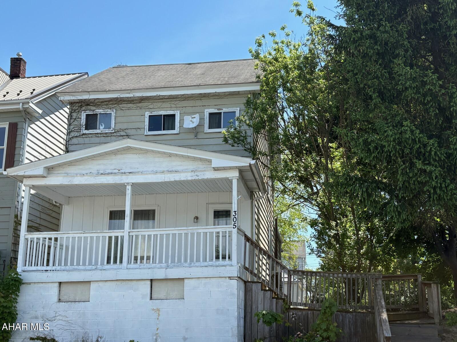 This Updated, Spacious Home Within Close Proximity to UPMC, the Altoona PSU Campus and More Sits on a Flat, Double Lot and Offers Plenty of Off-Street Parking! There in New Carpet and Paint Throughout, as Well as Beautiful Hard Wood Trim! Convenient First Floor Laundry and Half Bath are Also a Part of What Makes This 3-Bedroom (With the Possibility of a 4th!), 1.5 Bath Home Worth Taking a Look At! Schedule Your Showing Today!
