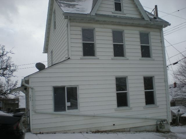 This is a Fannie Mae HomePath property. Purchase this property for as little as 3% down! This property is approved for HomePath Renovation Mortgage Financing.Property is being sold in AS IS condition.