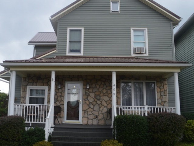 Nicely updated 3 bedroom 2 bath home is move in ready.  New roof, windows, vinyl siding, and newly built 3 car detached garage.