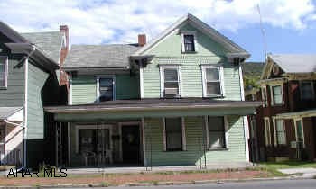 Nice home, 3 bedrooms. Priced to sell.