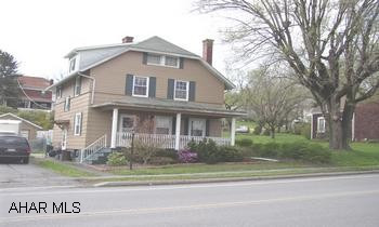 TOTALLY REFURBISHED INTERIOR W/ LOTS OF SQ FT. COZY 3 STORY. TOTALLY FINISHED FROM TOP TO BOTTOM. LR/ FIREPLACE, EAT IN KIT., FORMAL DR, BAR AREA IN BASEMENT AND THIRD FL. BR. PRIVATE REAR PATIO. JUST MOVE IN!