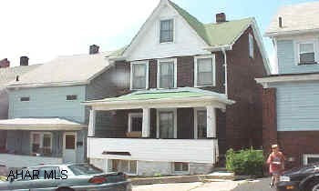 2BR home with GHW heat. 1 1/2 bath. Sold "As Is". Updated kitchen with breakfast bar.  Listing Agent:  Mascia, Rick 2BR home with GHW heat. 1 1/2 bath. Sold "As Is". Updated kitchen with breakfast bar.  Electric system - 100 amp   Listing Agent:  Mascia, Rick