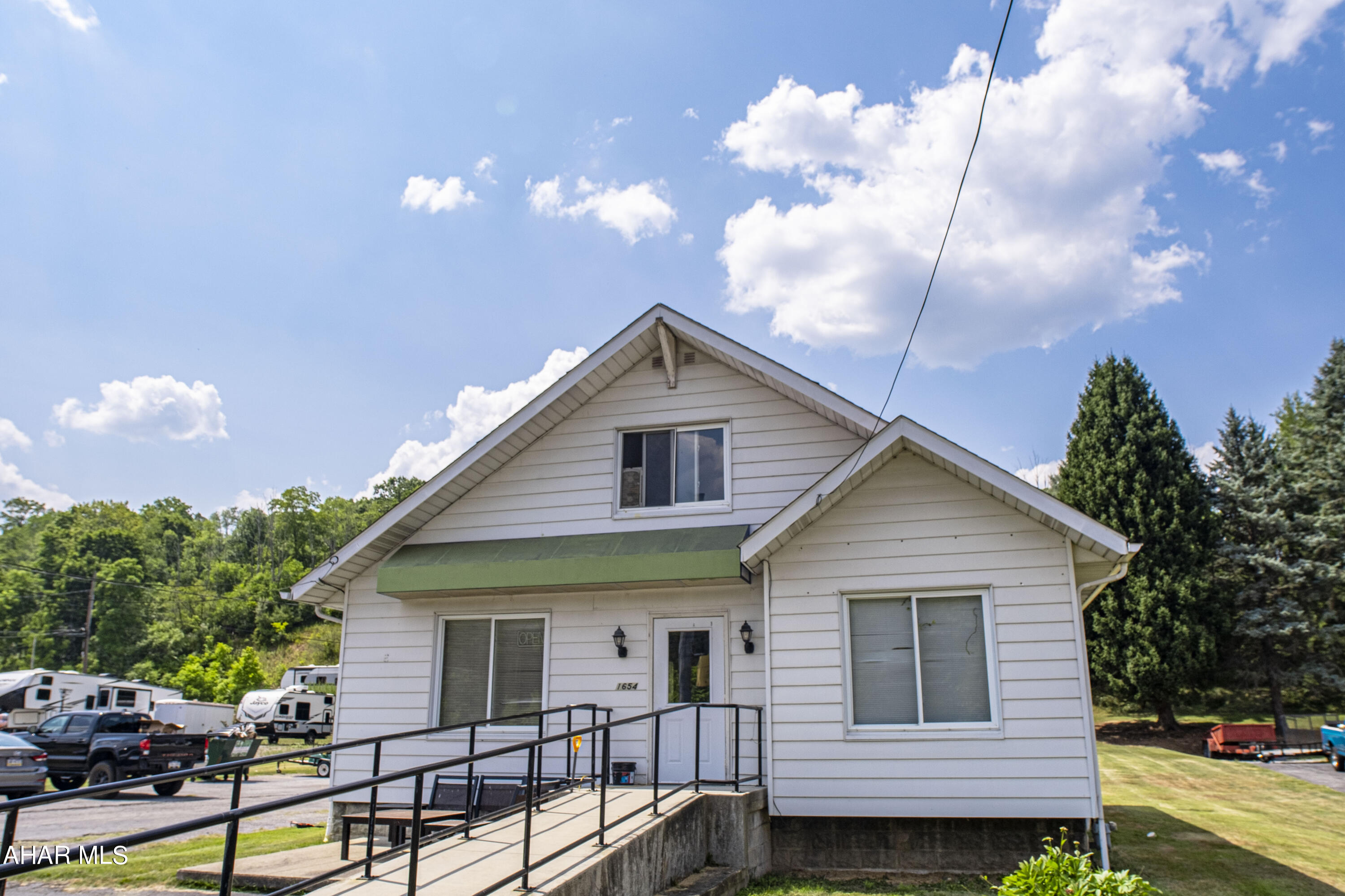 Greenwood - Commercial Sale
