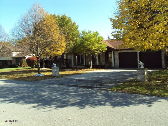 Very nice 3 bedroom, 2 bath ranch.  Central Air, Central Vac, Whole House Fan, Eat-in Kitchen, Laundry Room on 1st Level, 12' X 20' Sunroom, 13' X 20' Workshop, 2 Car Garage,