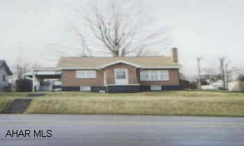 CONTINGENT UPON SELLERS FINDING SUITABLE HOUSING. EXTRA LOT INCLUDED 50'X89' WITH 2+GARAGE.