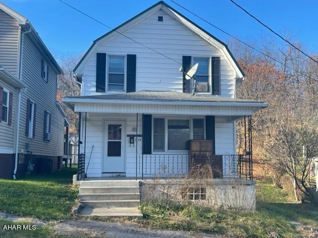 Nice 3 BR, 1 BA fixer upper in Altoona. Lots of potential here for a lot of different buyers. Come see what this property has to offer. Property being sold as is-where is. Contact listing agent with any questions.