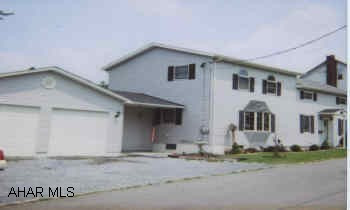 PERFECT! NEEDS NOTHING! 2 LARGE LOTS, 4 TO 5 BEDROOMS, 2 BATHS, 1ST FLOOR LAUNDRY, EAT-IN KITCHEN, DINING RM, SPACIOUS FAMILY ROOM. 2-CAR GARAGE. LOTS ARE 50X108 AND 82X216. PERFECT! NEEDS NOTHING! 2 LARGE LOTS, 4 TO 5 BEDROOMS, 2 BATHS, 1ST FLOOR LAUNDRY, EAT-IN KITCHEN, DINING RM, SPACIOUS FAMILY ROOM. 2-CAR GARAGE. LOTS ARE 50X108 AND 82X216.