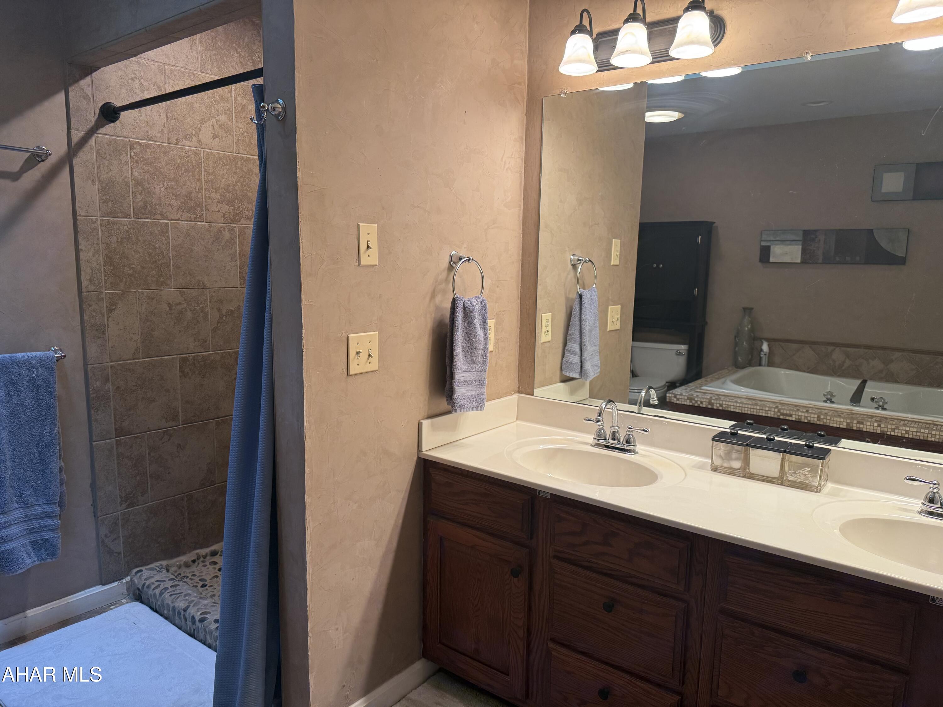 Hickory Hills - Residential