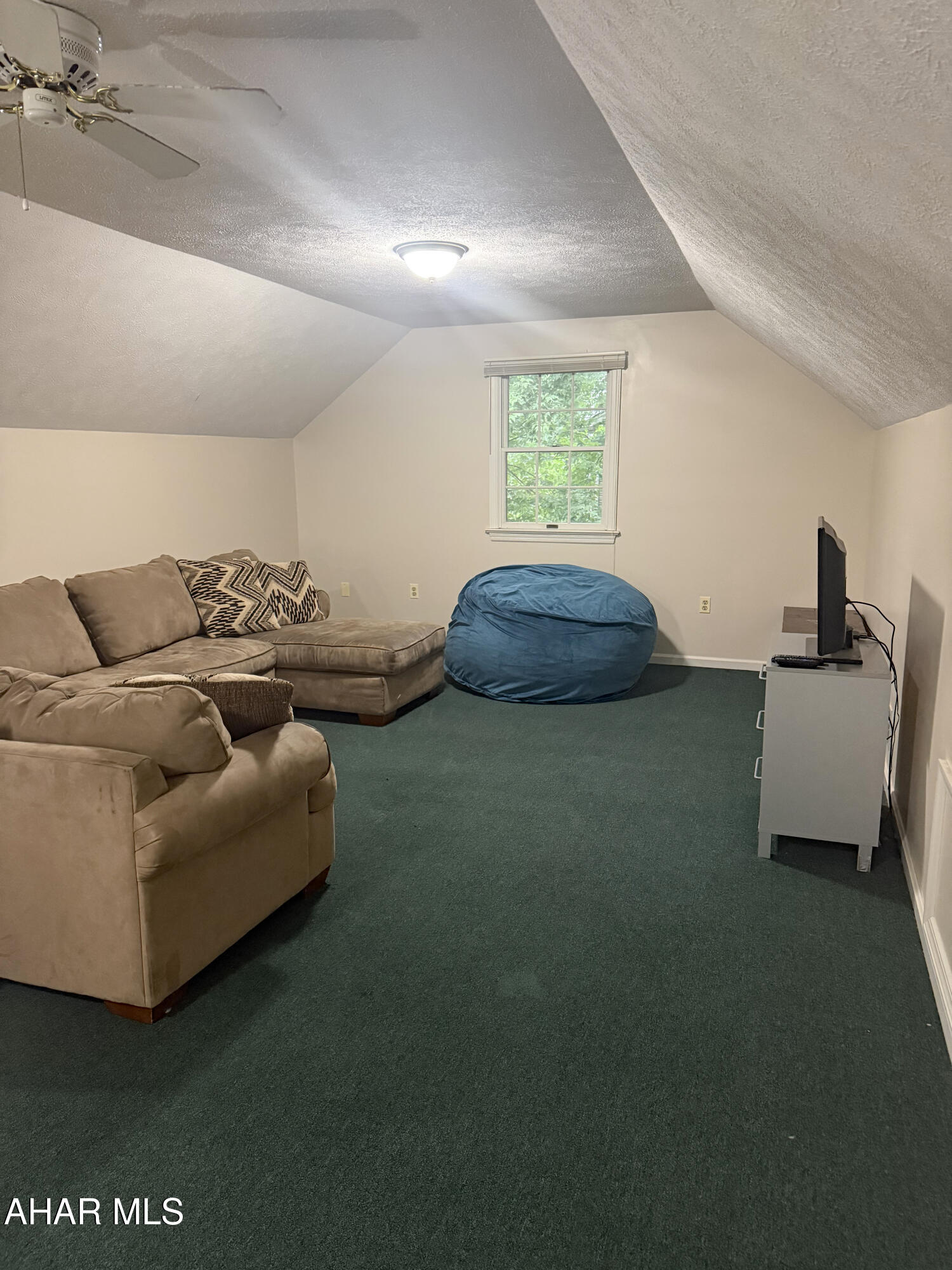 Hickory Hills - Residential