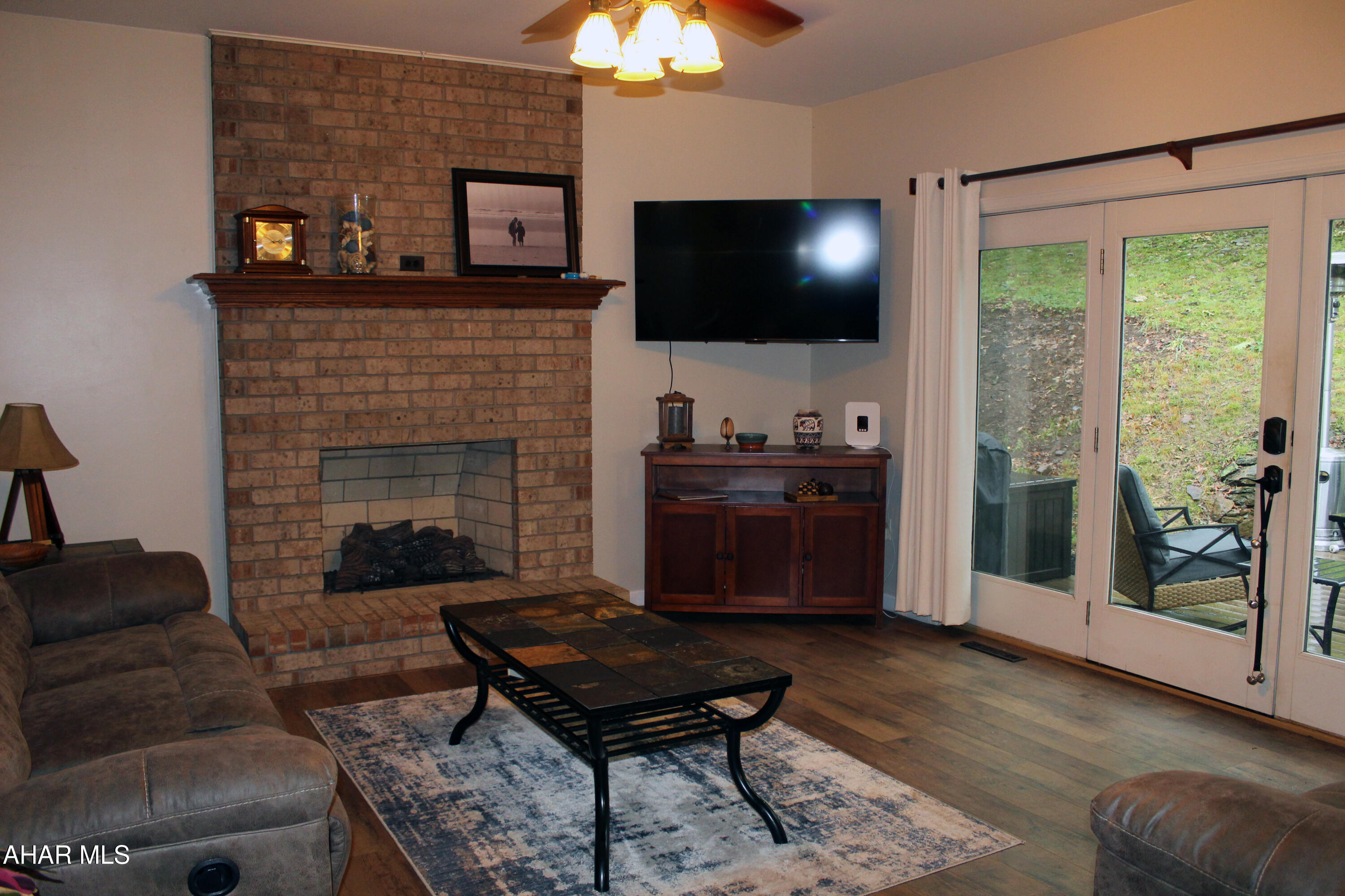 Hickory Hills - Residential