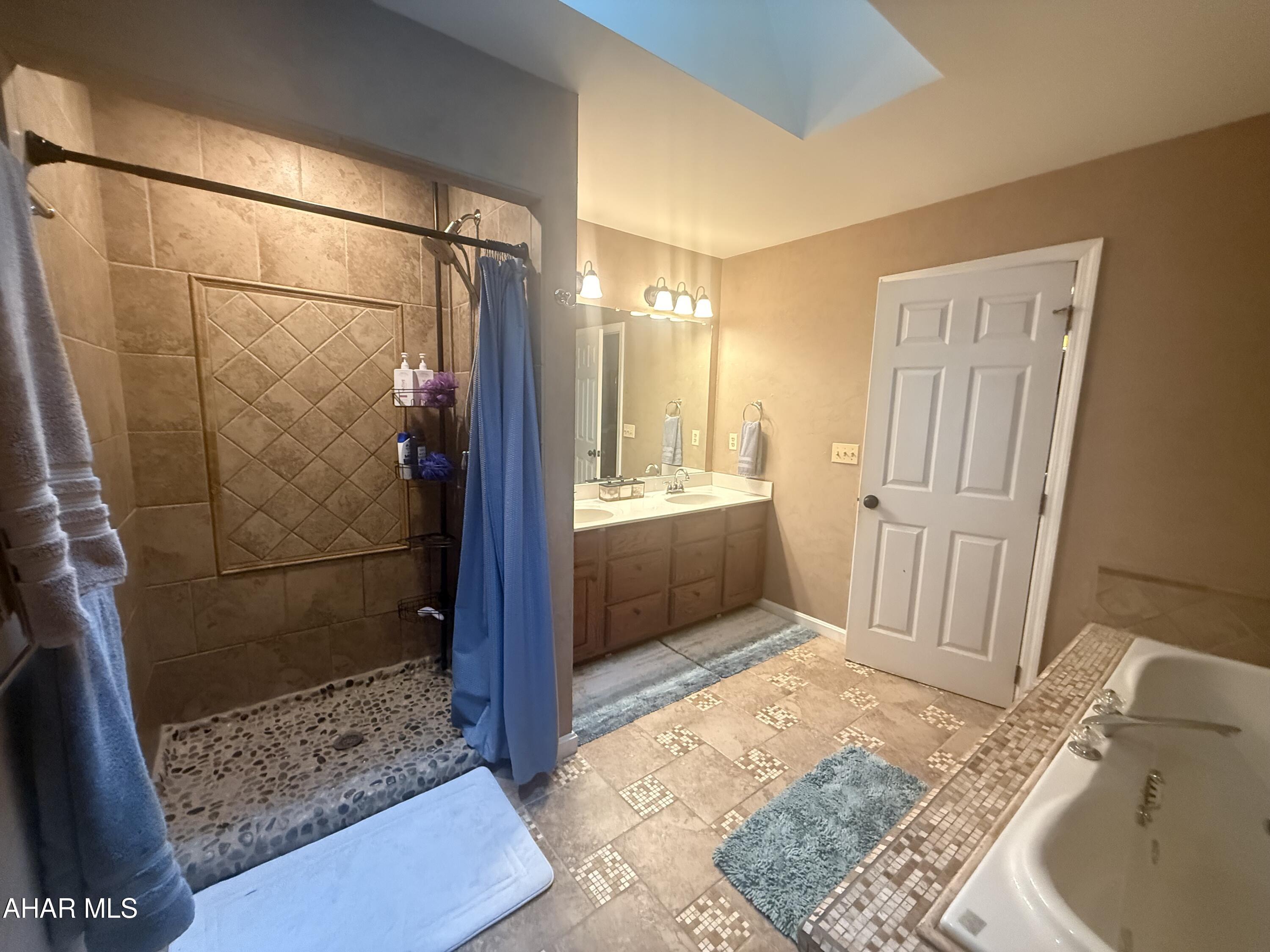 Hickory Hills - Residential