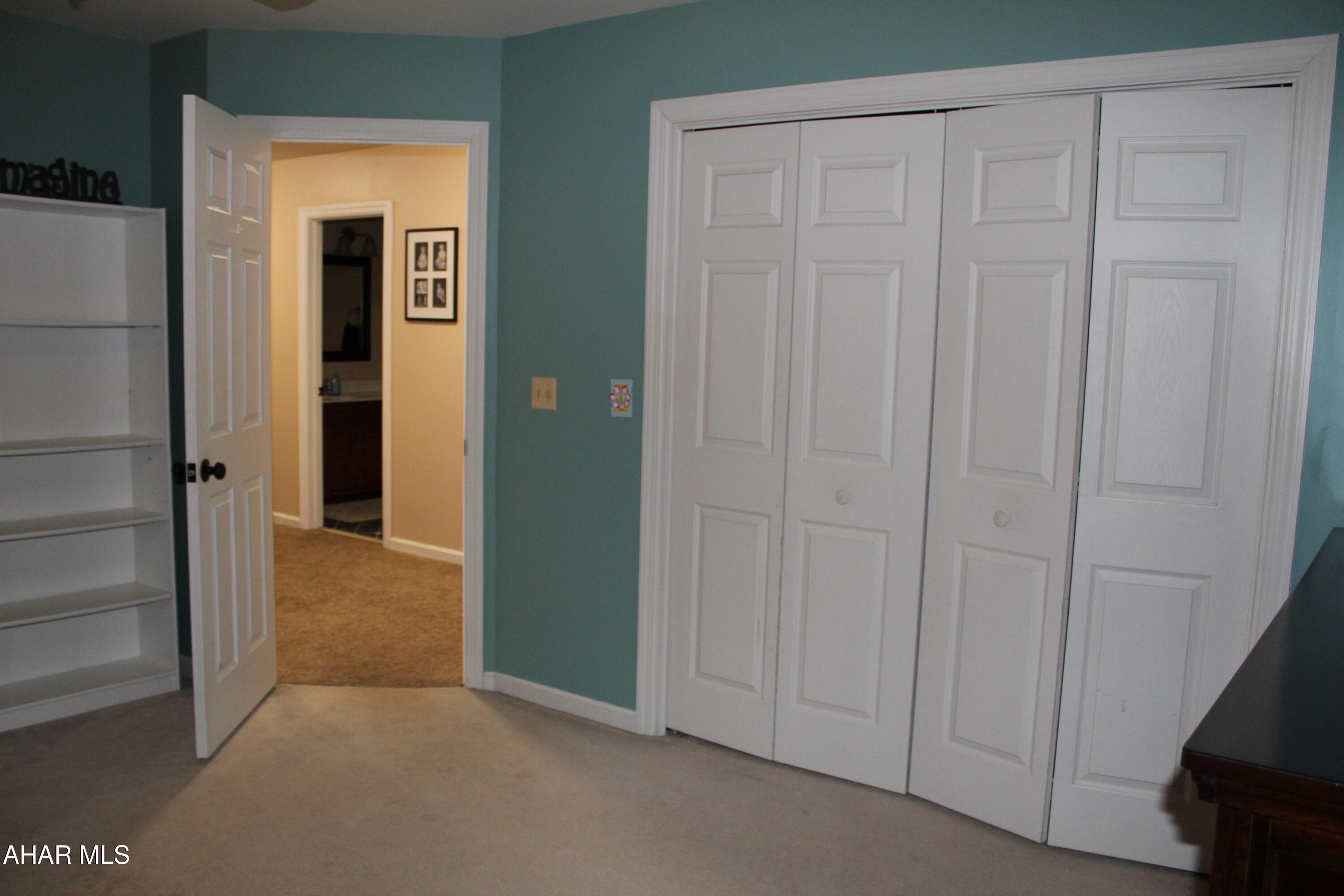 Hickory Hills - Residential