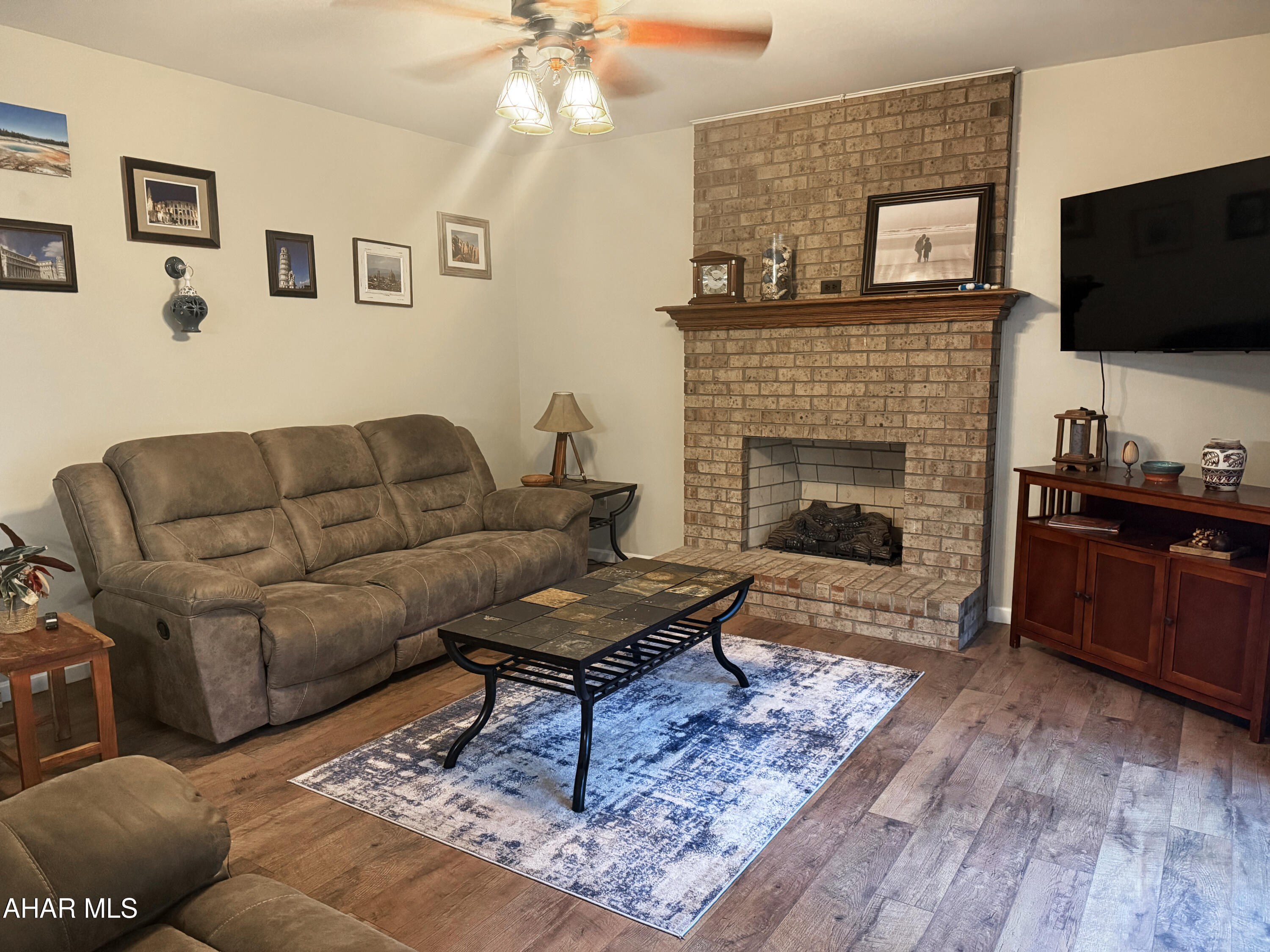 Hickory Hills - Residential