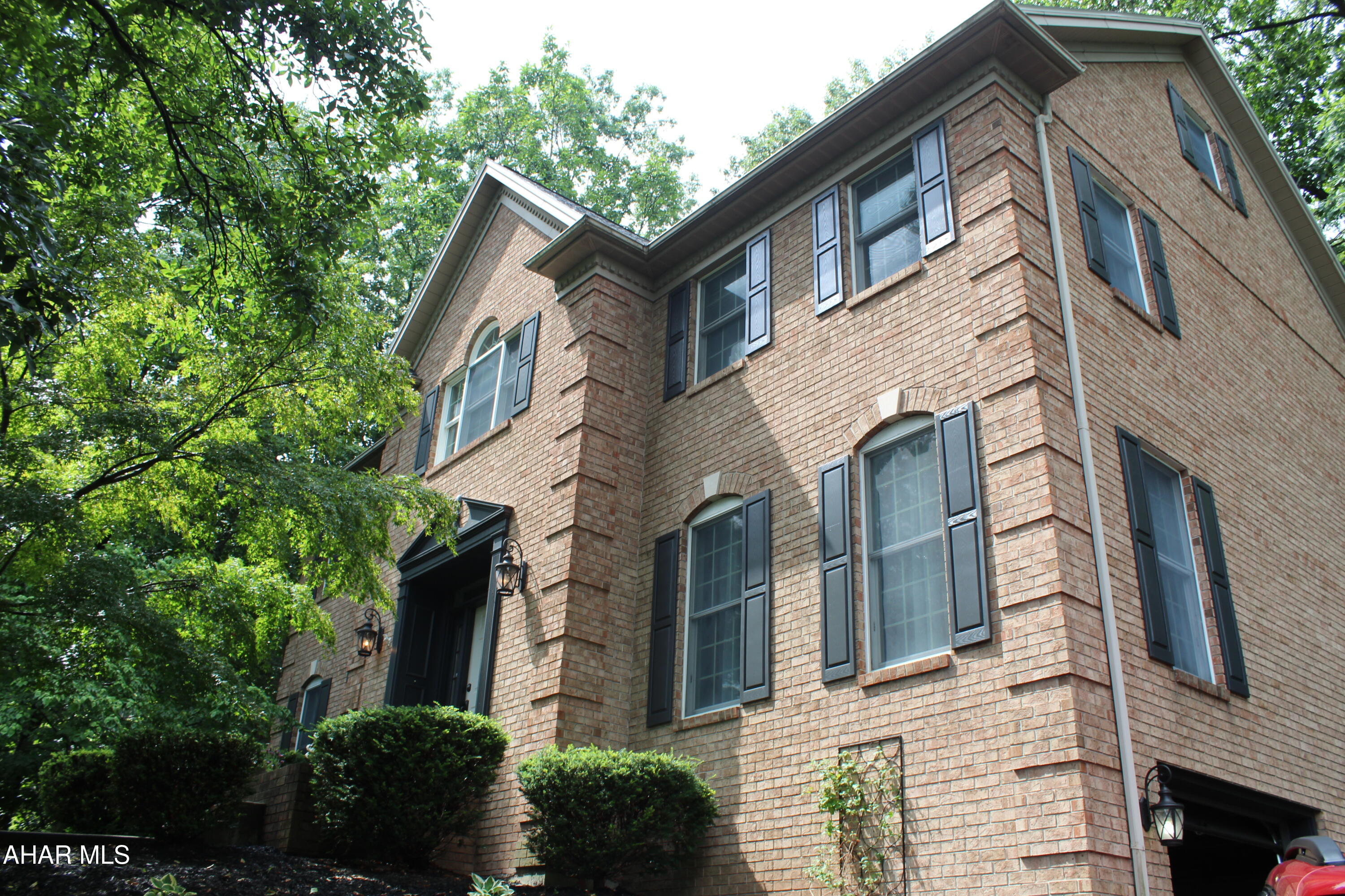 Hickory Hills - Residential