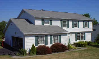 BRENTWOOD BEAUTY - SPECTACULAR 2 STORY HOME IN GREAT LOCATION. FOUR BEDROOMS, 1ST FLOOR FAMILY ROOM PLUS FINISHED BASEMENT. MASTER SUITE WITH WALK-IN CLOSET, 3 FULL BATHS, CENTRAL AIR, 2 CAR GARAGE W/ OPNENERS, PATIO & DECK. WON'T LAST!