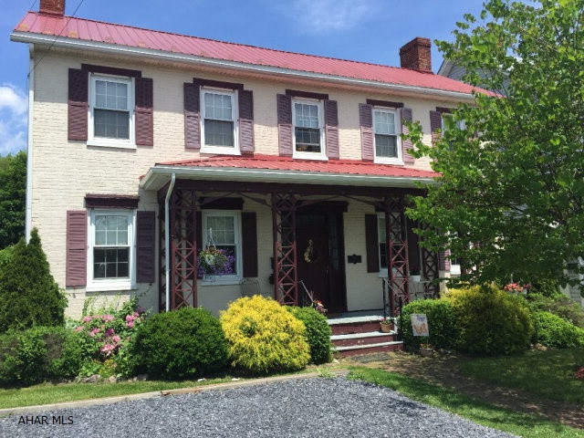 Nice 4 Bedroom spacious home move in ready with a fabulous back yard over looking Juniata river.